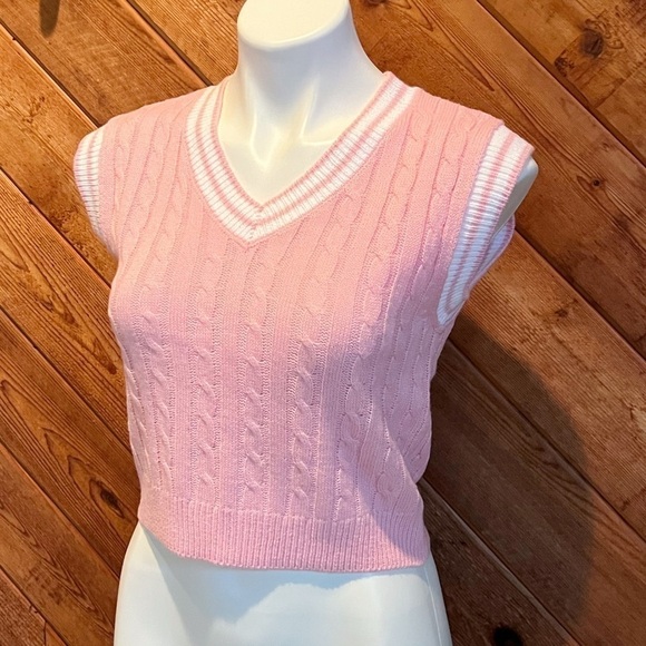 NWT Sugar Moon Pink Knit V Neck Vest White Trim Pullover Extra Small Stretchy - Picture 3 of 9